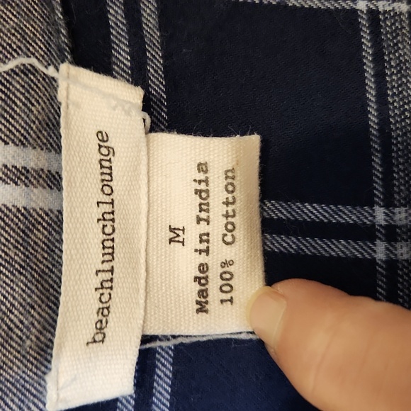 beachlunchlounge Navy and White Plaid Flannel Shirt Medium - Picture 2 of 5